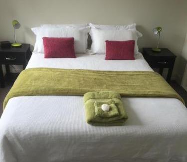 Lower Hutt Casa | Davidsons Luxury Homestay