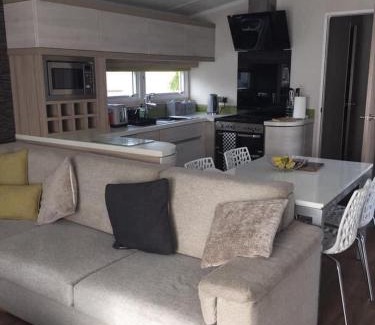 Ringwood Casa | Davies Caravans on Oakdene Forest Park 2 bedroom holiday home - entertainment passes included