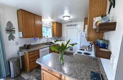Brookings Casa | Dawson's Landing, by the beach! 5-minute walk to beach access!