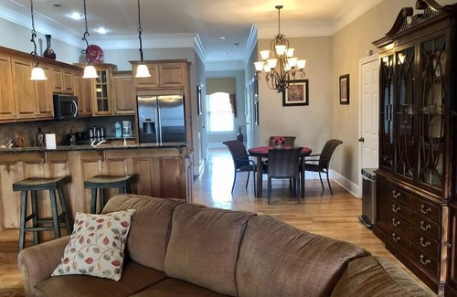Hiawassee Condominio | Day Dreamer - by Chatuge Home Concierge Lake & Mountain Views Condo W/ Pool