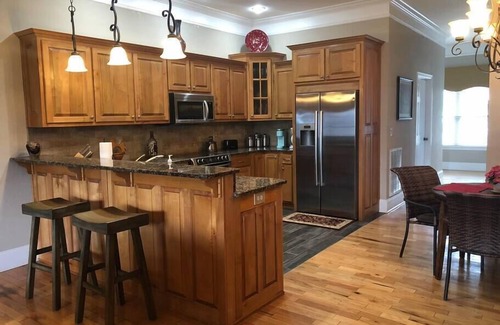 Hiawassee Condominio | Day Dreamer - by Chatuge Home Concierge Lake & Mountain Views Condo W/ Pool