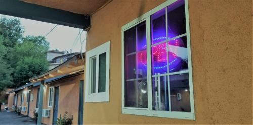 Studio City Hotel | DAY N NIGHT INN - Near Universal Studios Hollywood