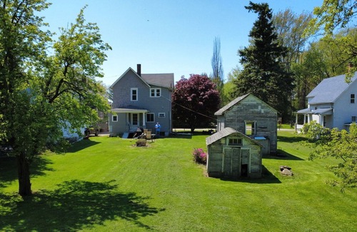 Conneaut Casa | Daydream Away, at our peaceful, roomy, 4 bed home, near the lake in Conneaut.