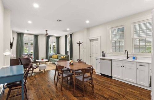 Uptown Historic District Casa | Daydreaming Uptown Su