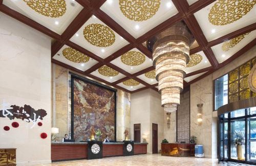 Yu Hua Hotel | Days Hotel & Suites China Town-Five minutes to reach Changsha Station, the metro Line 2 & Line 6 are nearby,free gym & laundromat,Chinese and Western buffet breakfast is offered on the 31st floor