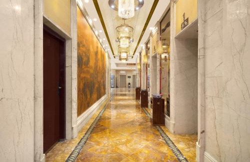 Yu Hua Hotel | Days Hotel & Suites China Town-Five minutes to reach Changsha Station, the metro Line 2 & Line 6 are nearby,free gym & laundromat,Chinese and Western buffet breakfast is offered on the 31st floor