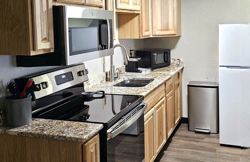 Heart of Missoula Hotel | Days Inn and Suites by Wyndham Downtown Missoula-University