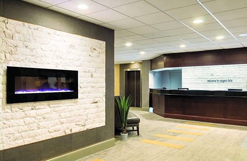Fallsview Hotel | Days Inn by Wyndham Niagara Falls Near The Falls