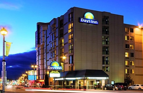 Fallsview Hotel | Days Inn by Wyndham Niagara Falls Near The Falls