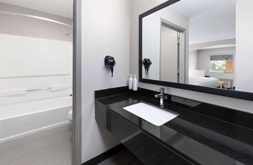North Little Rock Hotel | Days Inn by Wyndham North Little Rock/ Maumelle