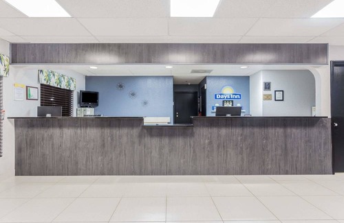 Sarasota Hotel | Days Inn by Wyndham Sarasota I-75