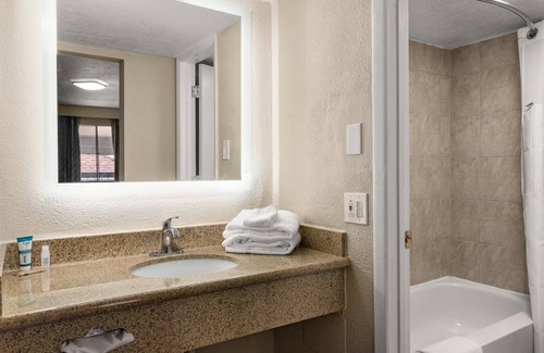 Northeast Heights Hotel | Days Inn by Wyndham Albuquerque Northeast