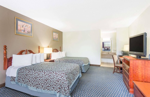 Arlington Heights Hotel | Days Inn by Wyndham Arlington Pentagon