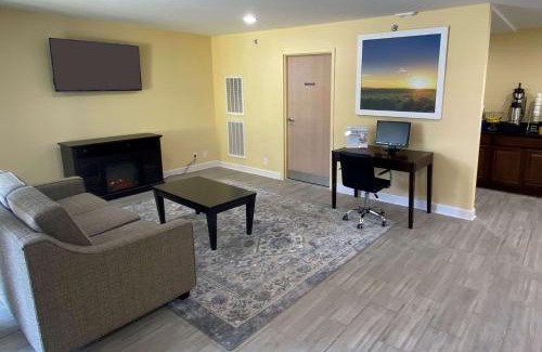 Morrow Hotel | Days Inn by Wyndham Atlanta/Southlake/Morrow