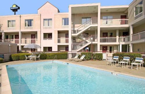 Morrow Hotel | Days Inn by Wyndham Atlanta/Southlake/Morrow