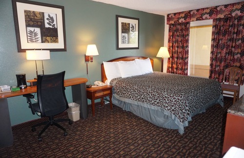 Augusta Hotel | Days Inn by Wyndham Augusta Wheeler Road