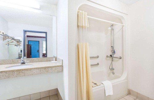 Blythewood Hotel | Days Inn by Wyndham Blythewood North Columbia