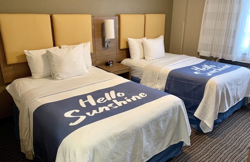 Borough Park Hotel | Days Inn by Wyndham Brooklyn Borough Park