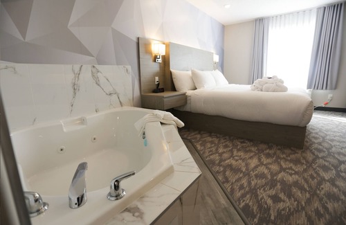 Balzac Hotel | Days Inn by Wyndham Calgary North Balzac