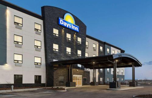 Balzac Hotel | Days Inn by Wyndham Calgary North Balzac