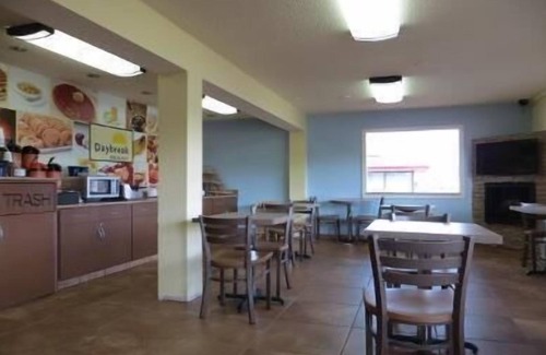 Champaign Hotel | Days Inn by Wyndham Champaign/Urbana