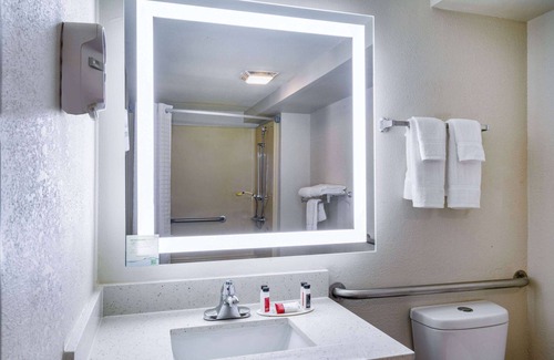Clemson Hotel | Days Inn by Wyndham Clemson