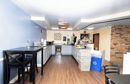 Huber Heights Hotel | Days Inn by Wyndham Dayton Huber Heights Northeast