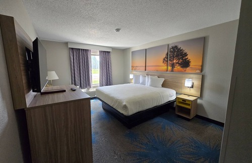 Eagle River Hotel | Days Inn by Wyndham Eagle River