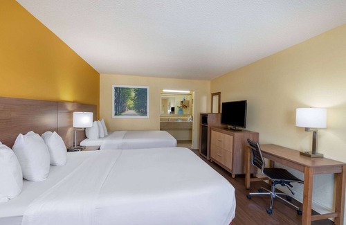 Florence Hotel | Days Inn by Wyndham Florence/I-95 North