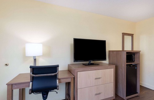 Florence Hotel | Days Inn by Wyndham Florence/I-95 North