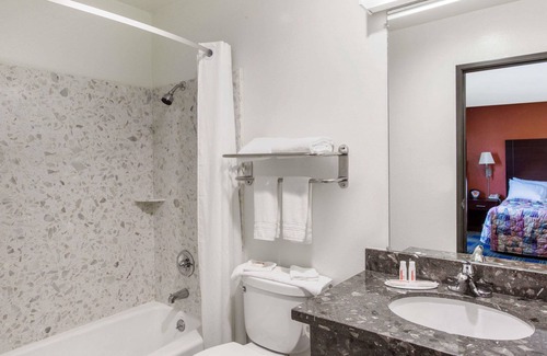 Fremont Hotel | Days Inn by Wyndham Fremont