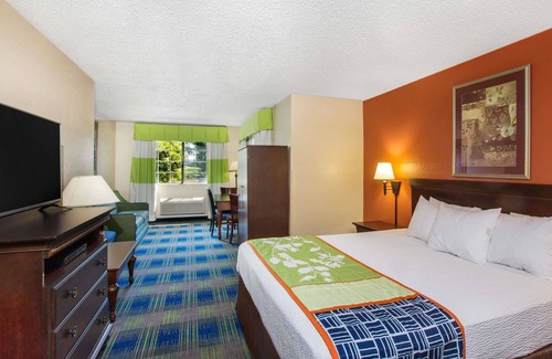 Fremont Hotel | Days Inn by Wyndham Fremont