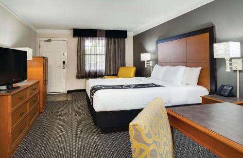Gainesville Hotel | Days Inn by Wyndham Gainesville Florida