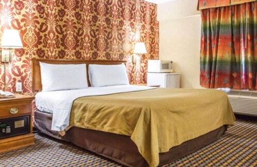 The Heights Hotel | Days Inn by Wyndham Jersey City / NYC Area