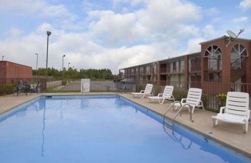 Jonesboro Hotel | Days Inn by Wyndham Jonesboro AR