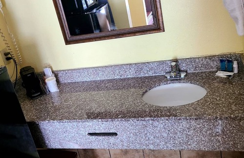 Town Center Hotel | Days Inn by Wyndham Kennesaw