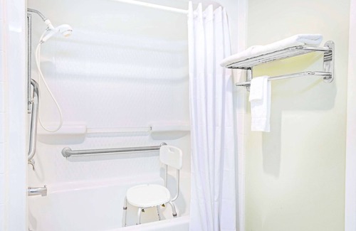 Kingsland Hotel | Days Inn by Wyndham Kingsland GA