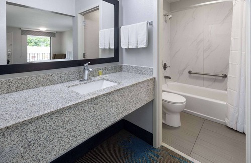 Ladson Hotel | Days Inn by Wyndham Ladson Summerville Charleston