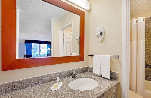 Lafayette Hotel | Days Inn by Wyndham Lafayette Near Lafayette Airport
