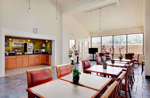 Lafayette Hotel | Days Inn by Wyndham Lafayette Near Lafayette Airport