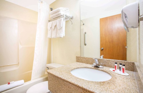 Witmer Hotel | Days Inn by Wyndham Lancaster PA Dutch Country