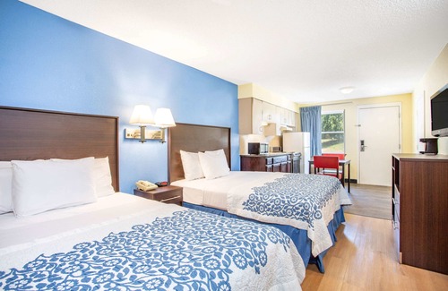 Witmer Hotel | Days Inn by Wyndham Lancaster PA Dutch Country