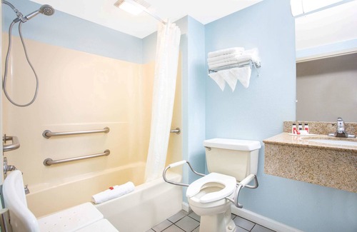 Witmer Hotel | Days Inn by Wyndham Lancaster PA Dutch Country
