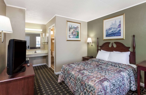 Lenoir City Hotel | Days Inn by Wyndham Lenoir City
