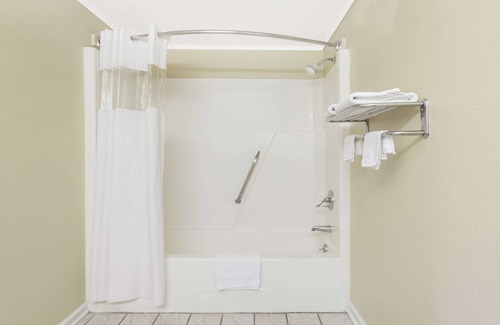 Lenoir City Hotel | Days Inn by Wyndham Lenoir City