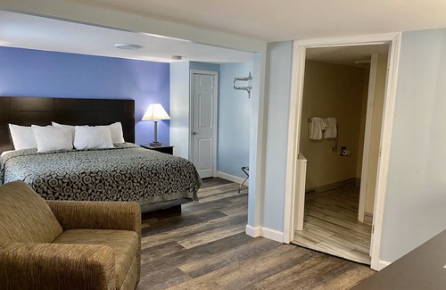 Lincoln Hotel | Days Inn by Wyndham Lincoln