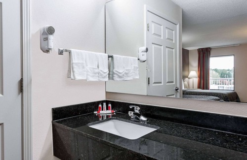 Lugoff Hotel | Days Inn by Wyndham Lugoff