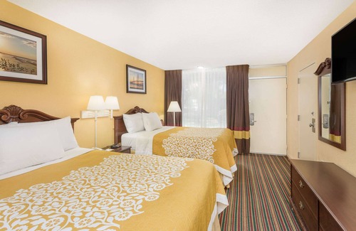 Charleston Hotel | Days Inn by Wyndham Mt Pleasant-Charleston-Patriots Point