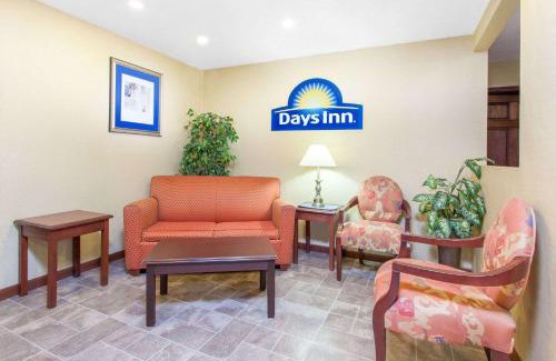 Maumee Hotel | Days Inn by Wyndham Maumee/Toledo