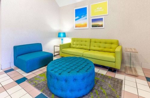Milan Hotel | Days Inn by Wyndham Milan Sandusky South